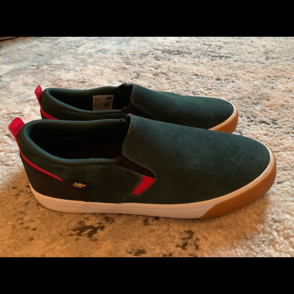 New Balance dark green suede slip ons with red detail (m 7 w 8.5)